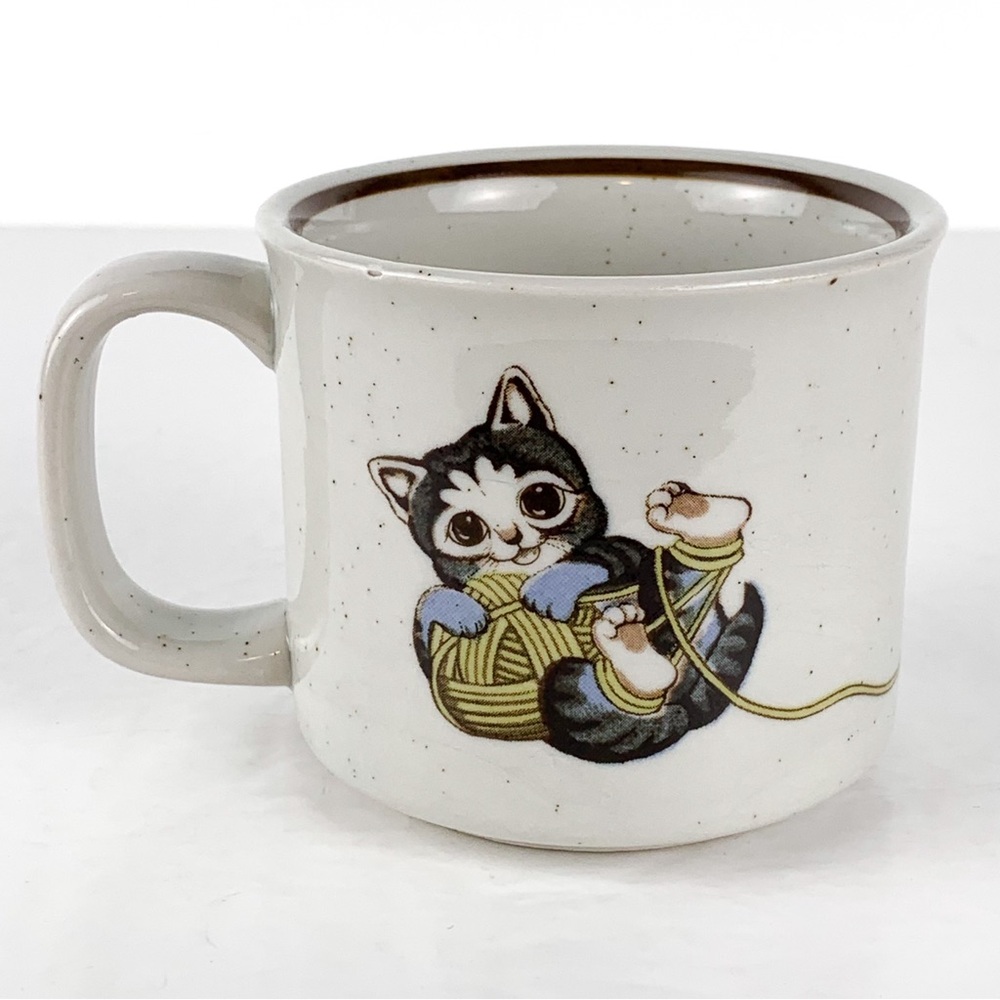Vintage kittens & yarn mug speckled stoneware Otagiri style mug cream & brown